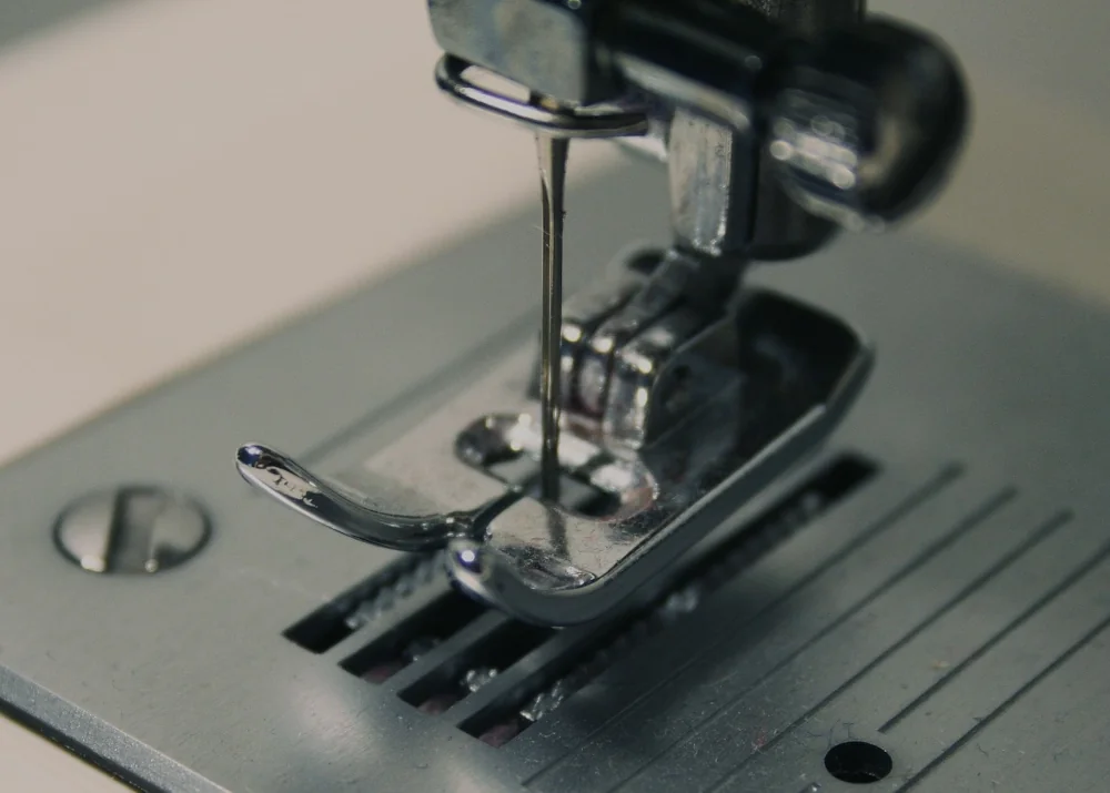 sewing maschine up close, guide for new upcyclers 